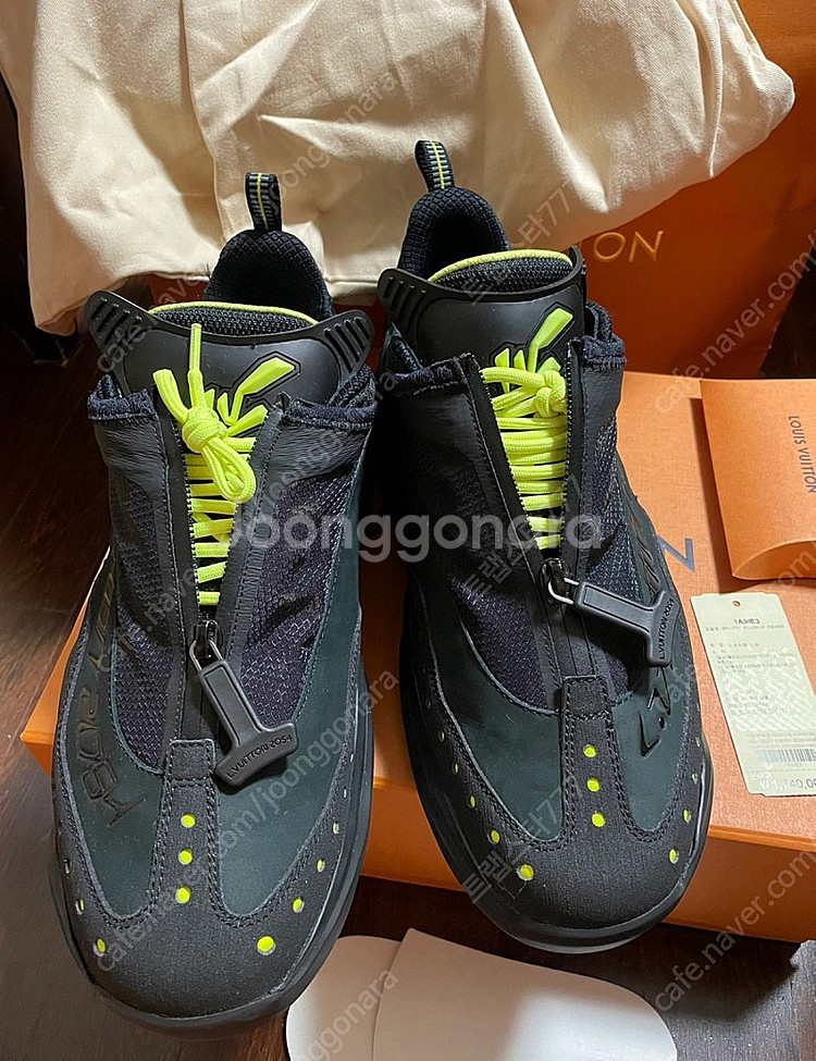 루이비통 밀레니엄 스니커즈 270 새상품급 1회 단시간 착용--1