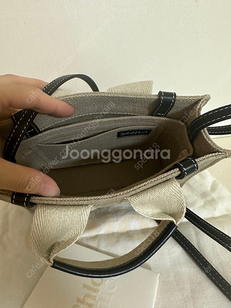 끌로에 우디백 미니 블랙 380,000원--4