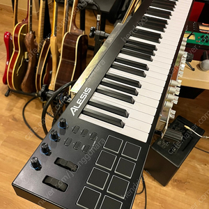 alesis v61 알레시스 미디 건반 판매