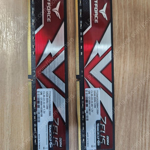 [서울] TEAMGROUP T-FORCE ZEUS DDR4 64GB(32GB x2) 램 팝니다.