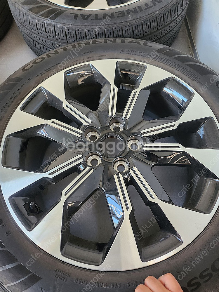 카니발 KA4 순정 19인치 휠타이어 6000km 탈거...--0