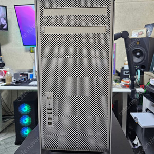 애플 맥프로 타워맥 2010 Mid (2012년 3월 구매) 3.33GHz 6-core x2 (12코어), 라데온 5770, Ram(36G), SSD(500G) 판매합니다.