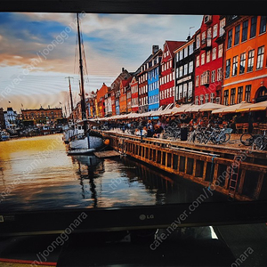 LG 32인치 TV 32CS460 디지털 TV 팝니다