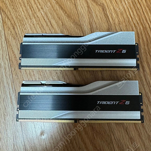 G.SKILL DDR5-6400 CL32 TRIDENT Z5 J 패키지 판매합니다.