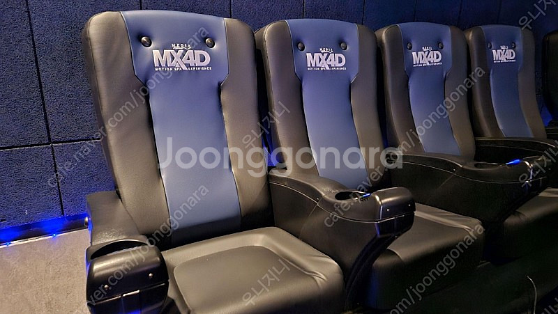 롯데시네마 월드타워 수퍼MX4D 명당석 장당 만원 초특...--2