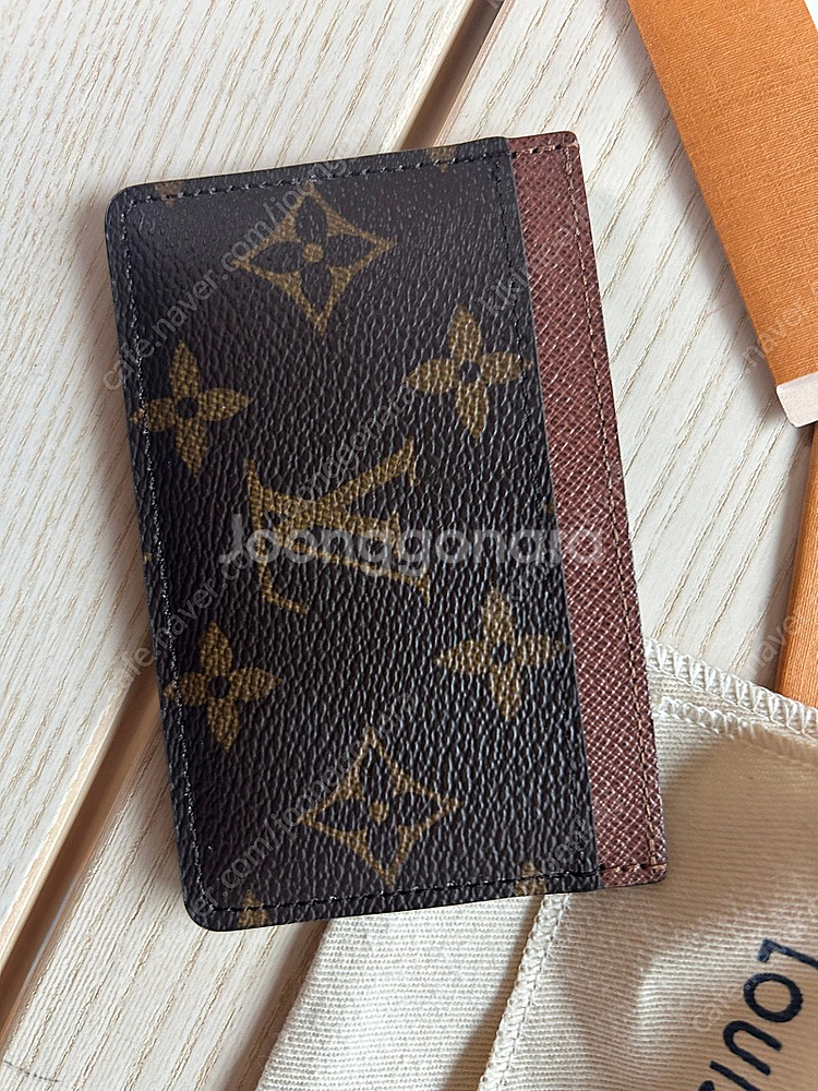 루이비통카드지갑--1