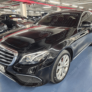 벤츠E클래스 W213 E220d 4MATIC 익스클루시브중고차 할부 리스 카드 저신용자 저연령자 전액할부 승인