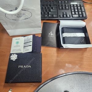 [박스풀쇼핑백] 프라다23SS 2MO513 QHH F0002 남성 삼각로고 반지갑 블랙 30만!!