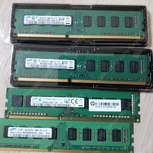 ddr3 4g 2개 8000원 팝니다. 서비스로 ddr3 2g 2개 드립니다.