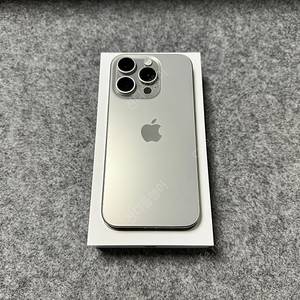 [판매중] 아이폰 15 프로 256GB 내츄럴 팝니다.
