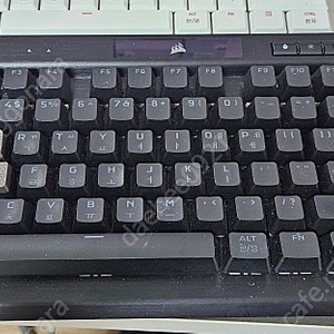 커세어 K70 TKL 저소음적축 게이밍 키보드 팝니다.