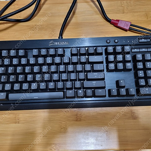 커세어 K70 rgb mechanical gaming keyboard 팝니다.