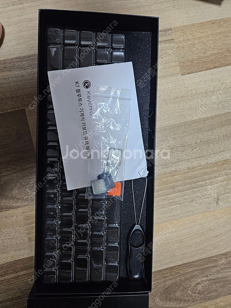 키크론 k7 white led 무선 기계식 키보드(적축) 팝니다 상태최상--1