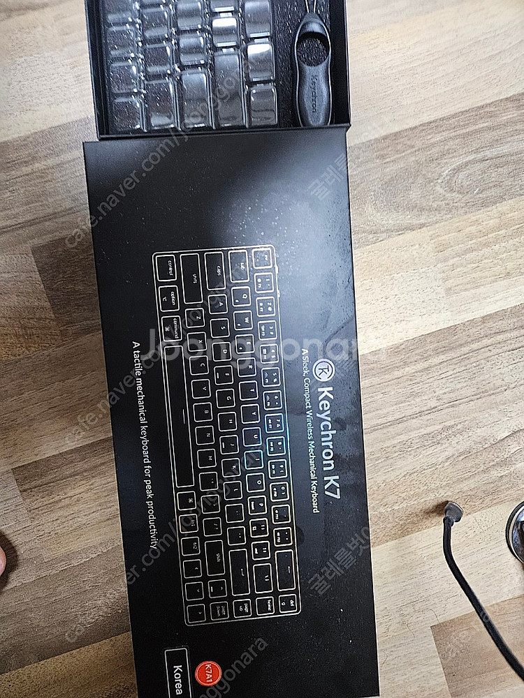 키크론 k7 white led 무선 기계식 키보드(적축) 팝니다 상태최상--2
