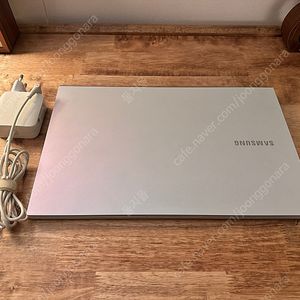 삼성 갤럭시북 이온 1 (NT950XCR-G58A) 15인치 노트북 판매합니다.