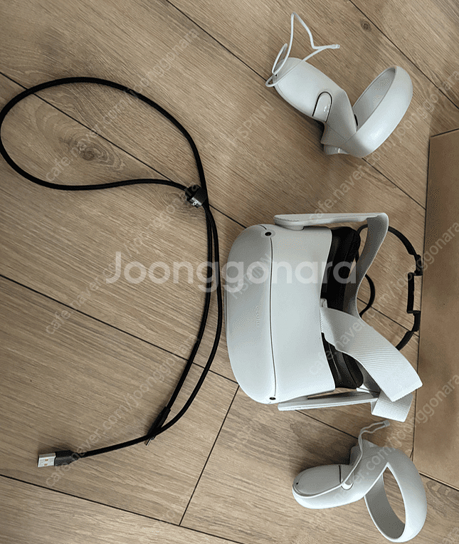 오큘러스 퀘스트 2 256기가 판매 합니다--0