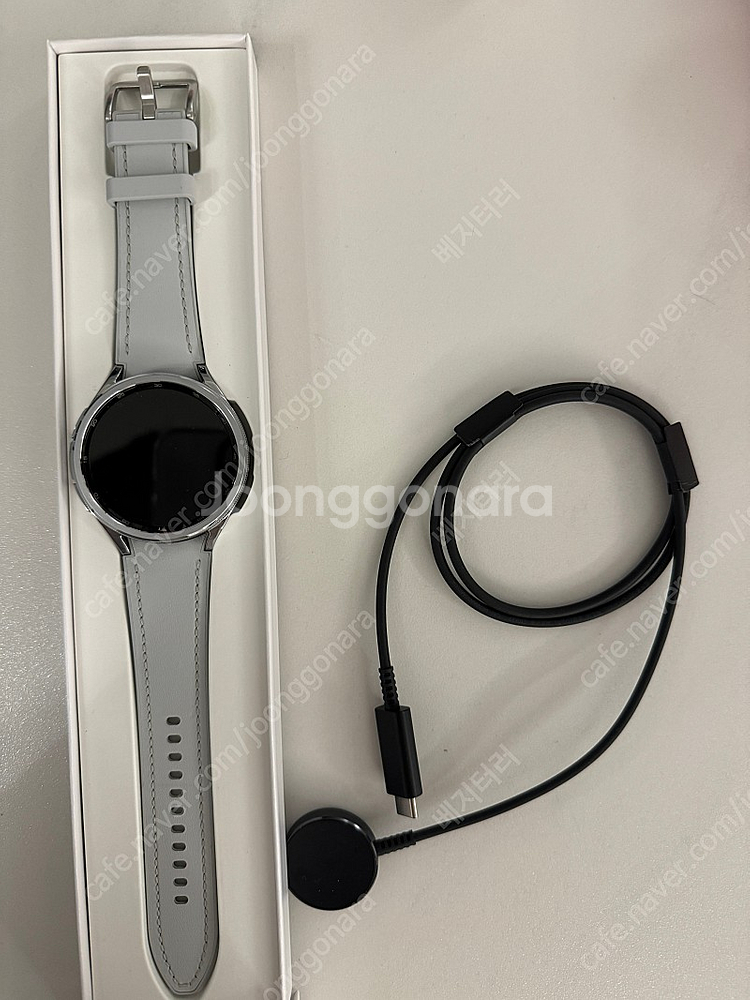 삼성 워치6 클래식 47mm 실버(30만)--0