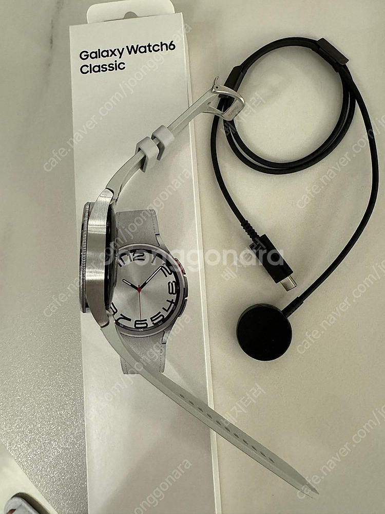 삼성 워치6 클래식 47mm 실버(30만)--4