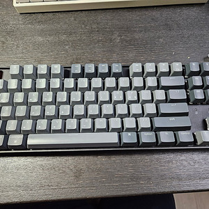 키크론 K8 RGB 블루투스 무선 기계식 키보드 갈축, 텐키리스