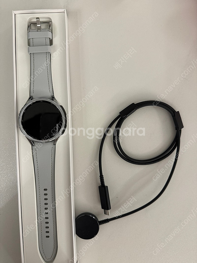 삼성 워치6 클래식 47mm 실버(30만)--0