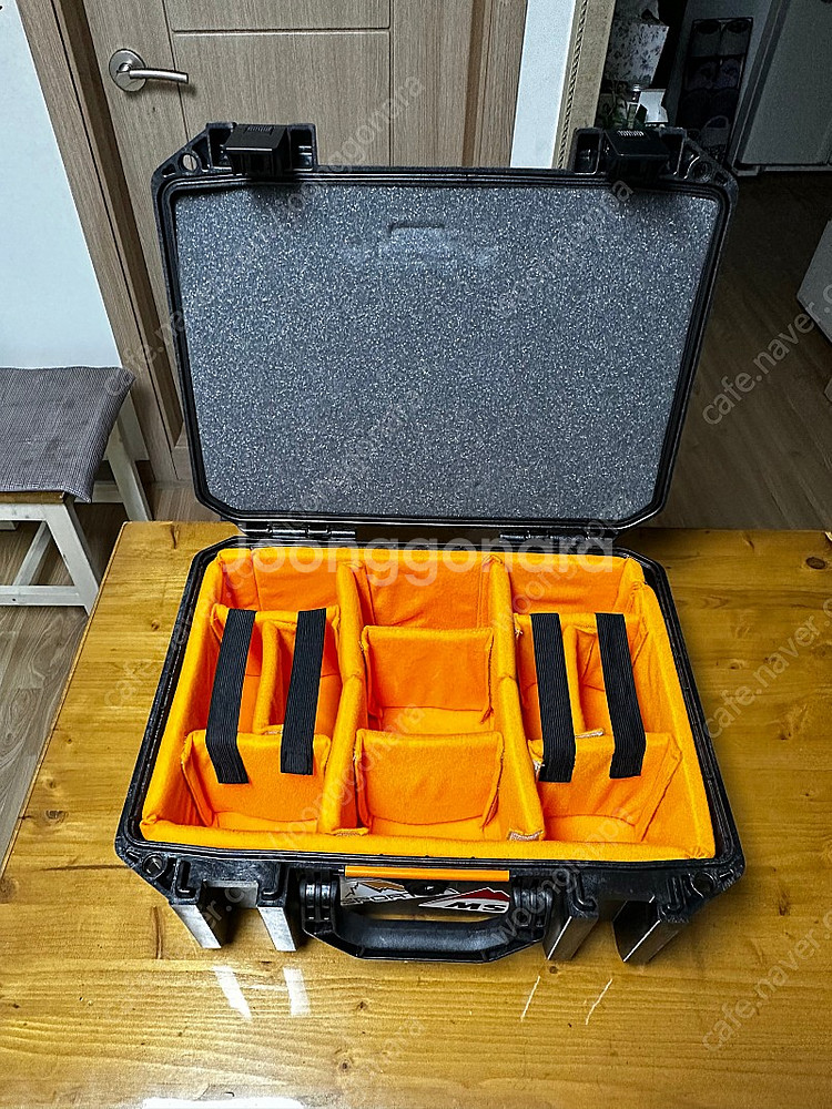 펠리칸 V300 WD 볼트 케이스 판매합니다--4