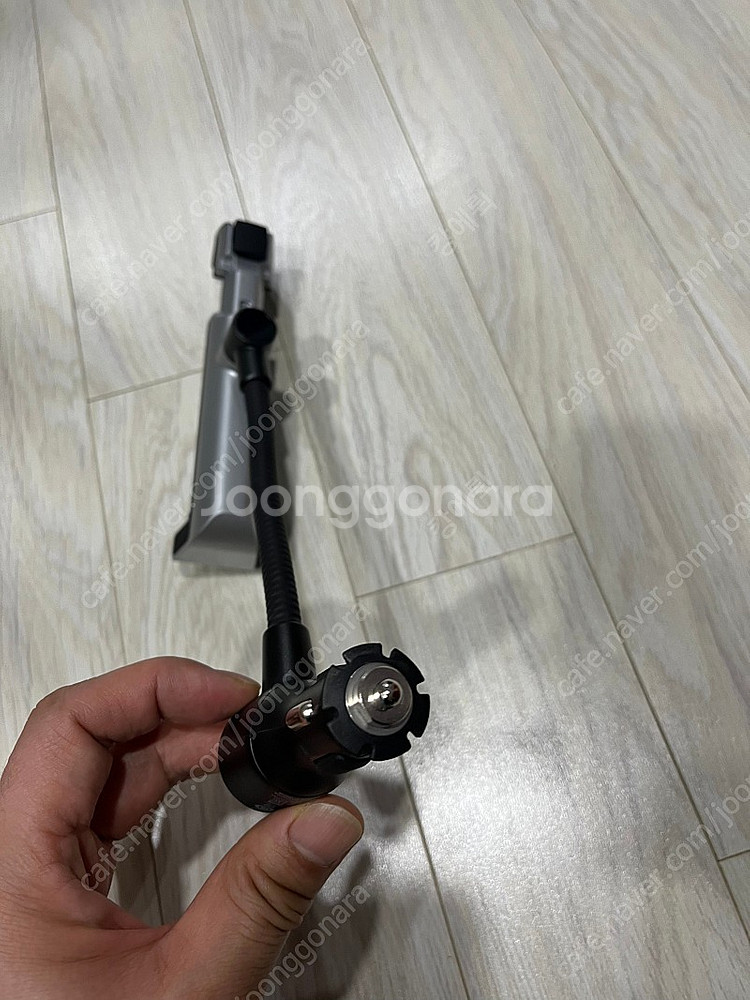 벨킨 아이폰 8핀 시거잭 차량용 충전기 거치대--2