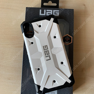 아이폰 XR UAG 러기드 패스파인더 케이스 팝니다.