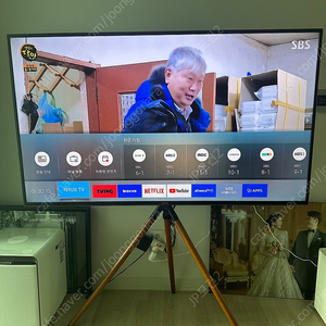 삼성 60인치 UHD TV 및 이젤거치대