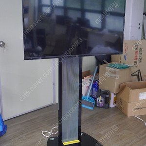 TCL 43인치 LED TV 및 카멜 이동식 스탠드 포함 팝니다.