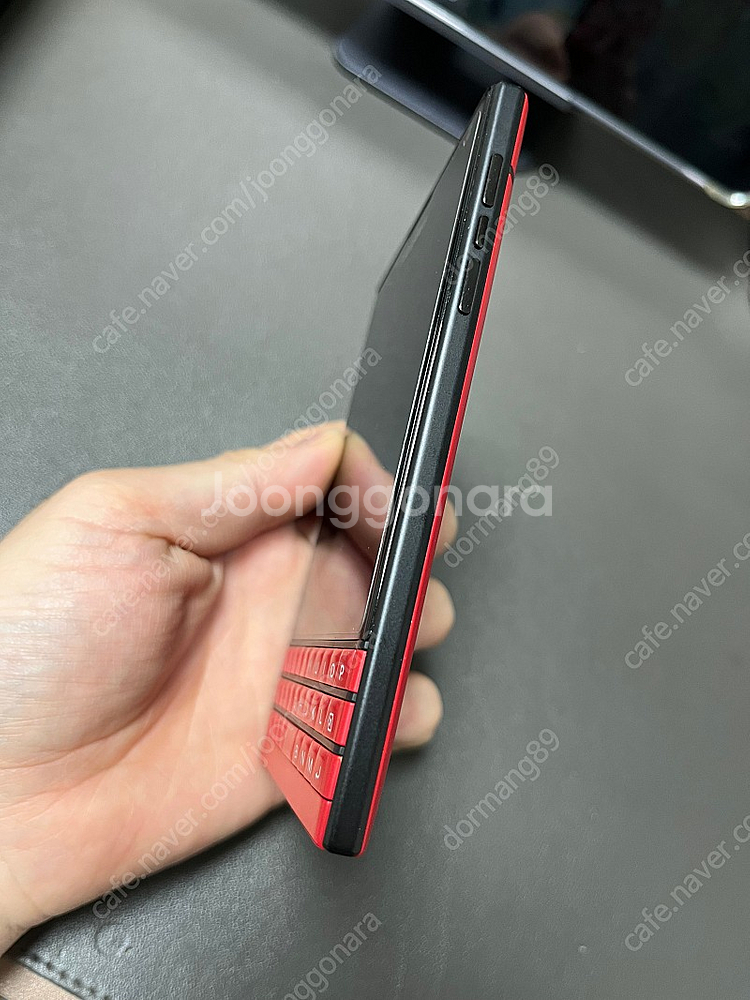 블랙베리 패스포트 레드색상--6