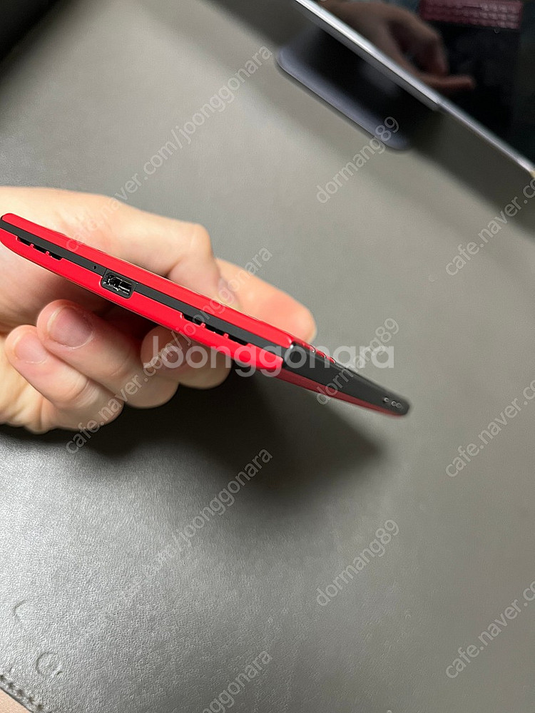 블랙베리 패스포트 레드색상--9