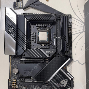 I7-11700k / Z590 MAXIMUS APEX 보드셋 팝니다.