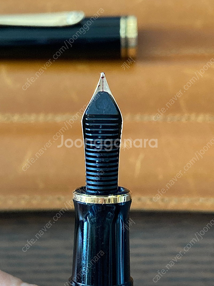 펠리칸 M400 레드스트라입 EF 풀박--1