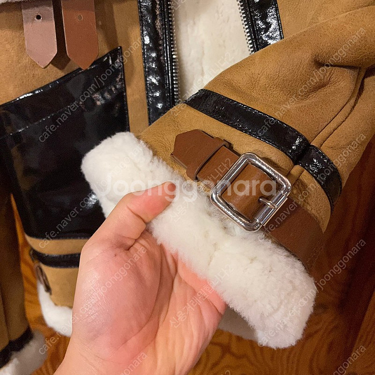[00] 몽클레어 무스탕 판매 합니다.............--5