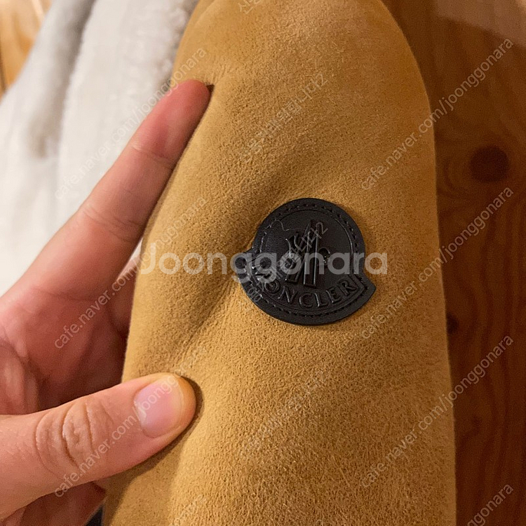 [00] 몽클레어 무스탕 판매 합니다.............--6