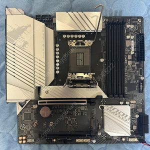 B760M aorus elite ax 팝니다.