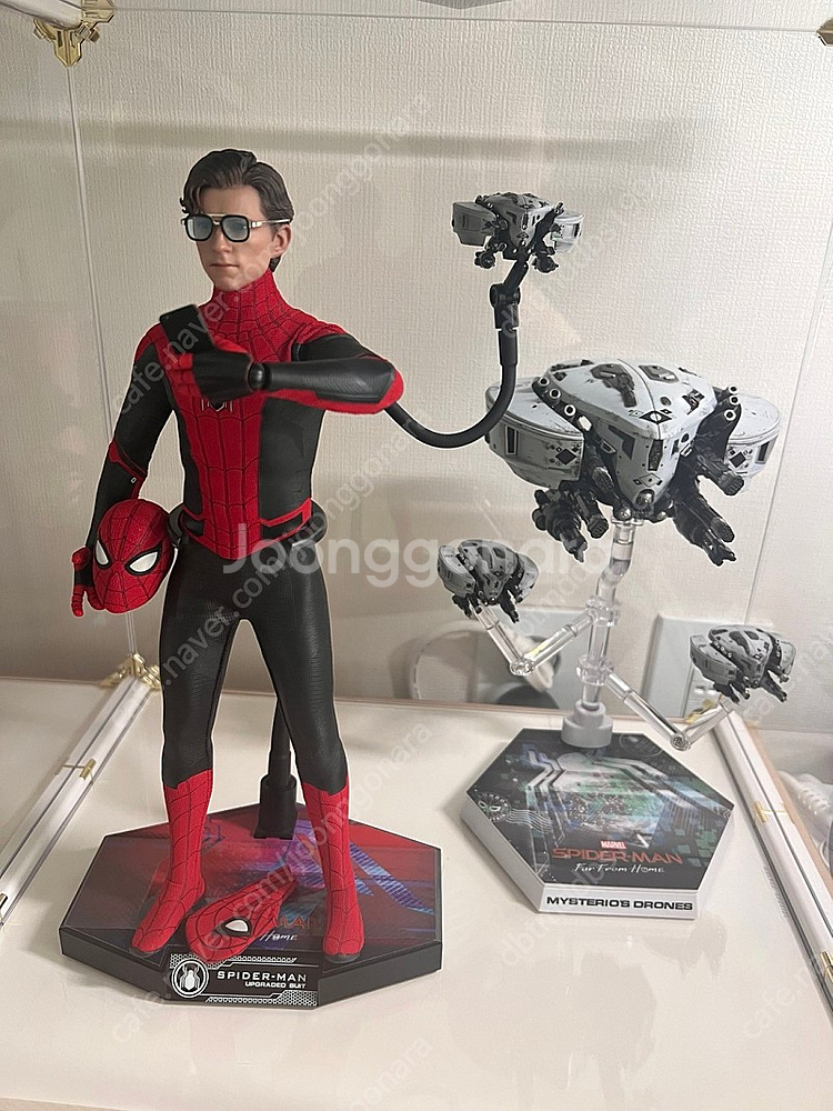 핫토이 스파이더맨 파프롬홈 업그레이드 수트, 미스테리오 드론 세트로 팝니다.--1