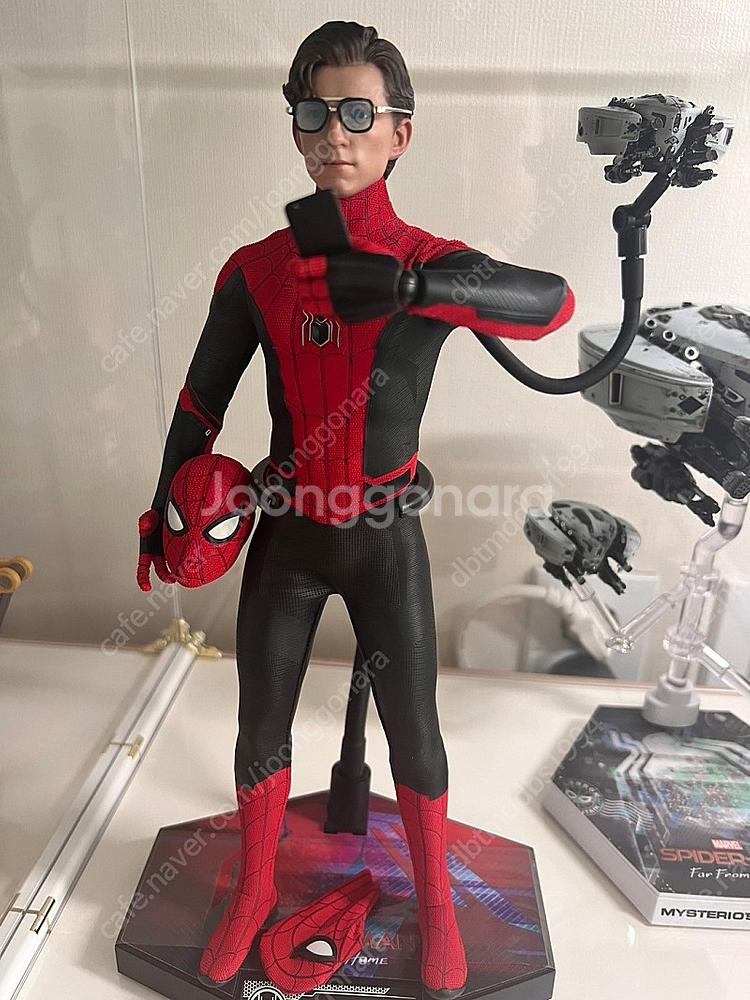 핫토이 스파이더맨 파프롬홈 업그레이드 수트, 미스테리오 드론 세트로 팝니다.--2