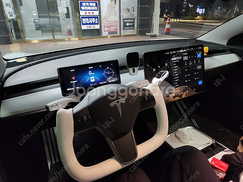테슬라 한쇼 계기판 (티맵되는 버전)--0