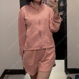 나이키 우먼 드라이핏 바람막이 재킷 반바지 세트 핑크 트레이닝세트