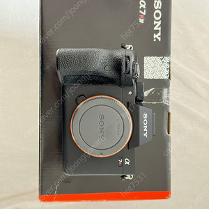** 소니 (Sony) A7R4 미러리스 카메라 (24년 7월까지 보증기간 보유) 판매합니다.