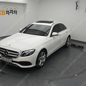 벤츠E클래스 W213 E220d 4MATIC 아방가르드 (5인승)중고차 할부 리스 카드 저신용자 저연령자 전액할부 승인