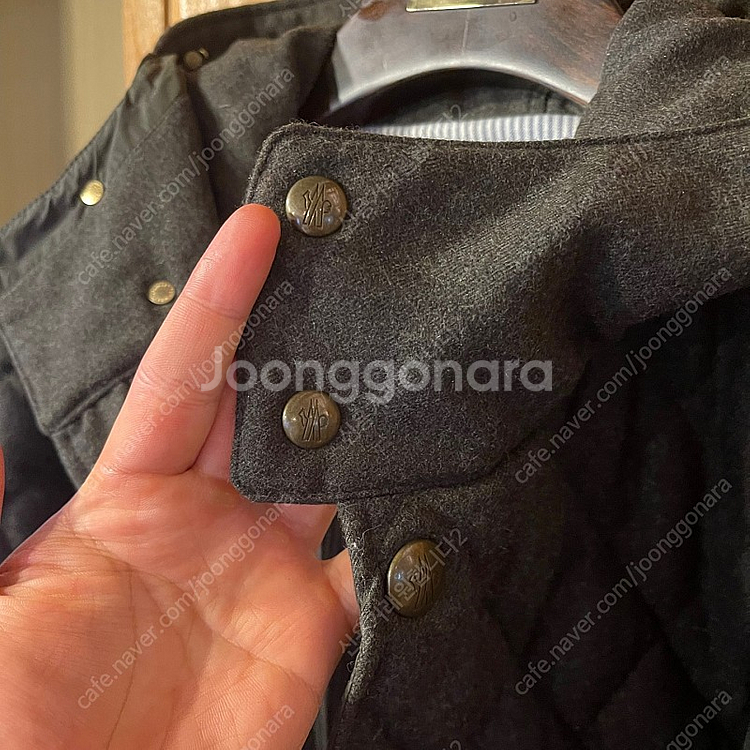 몽클레어 감마블루 퀼팅 패딩 판매 합니다--9