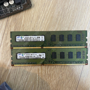 삼성 DDR3 4G PC3 10600U 램 2개