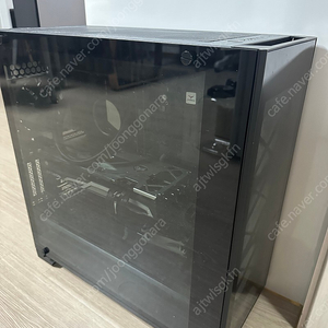 컴퓨터 본체 팜니다. 5600x / rx6800 / 크로스헤어7 / 750w / 램32G / NZXT수냉