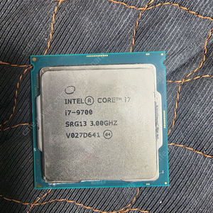 인텔 i7 9700 판매합니다