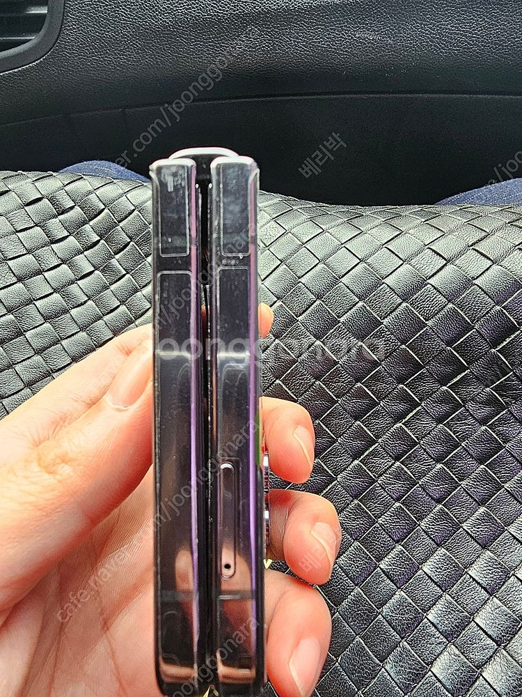 갤럭시 Z플립4 512GB 그라파이트 S급 공기계 팝니...--1