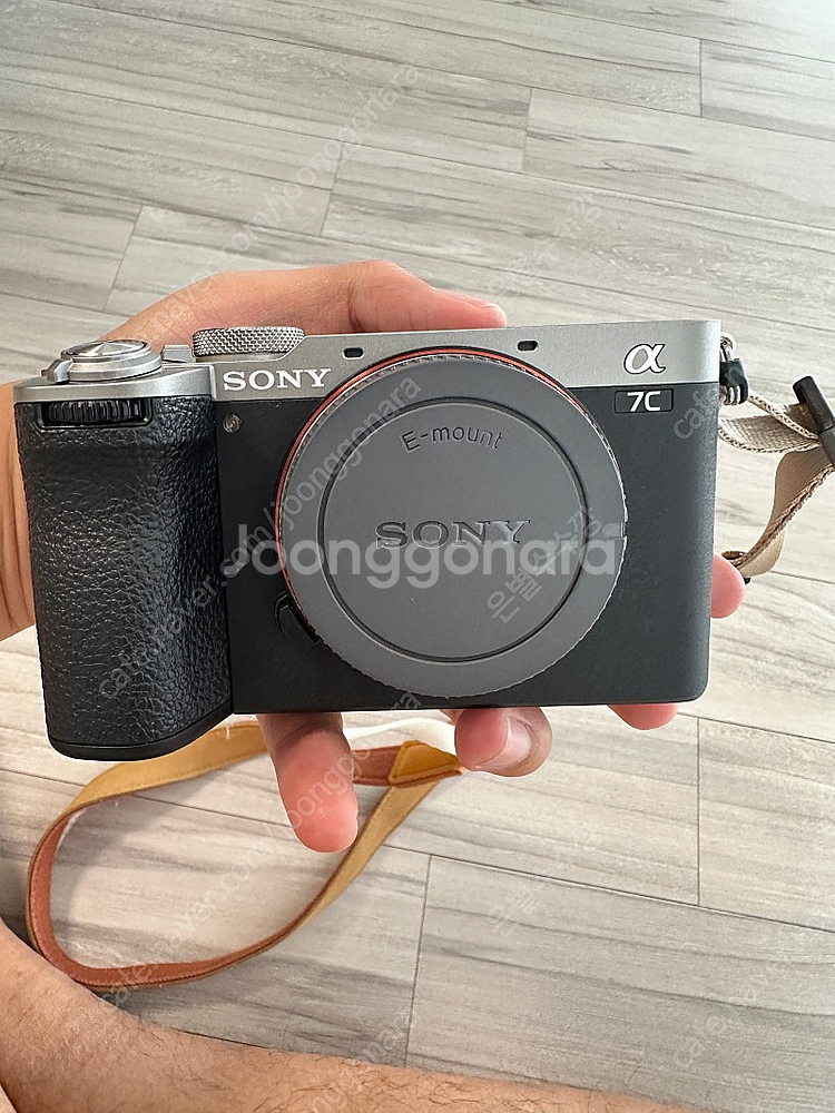 소니 a7c2 실버색상 판매합니다--5