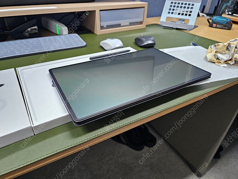 갤럭시탭S8 울트라 5G 512G 그라파이터 팝니다.--1