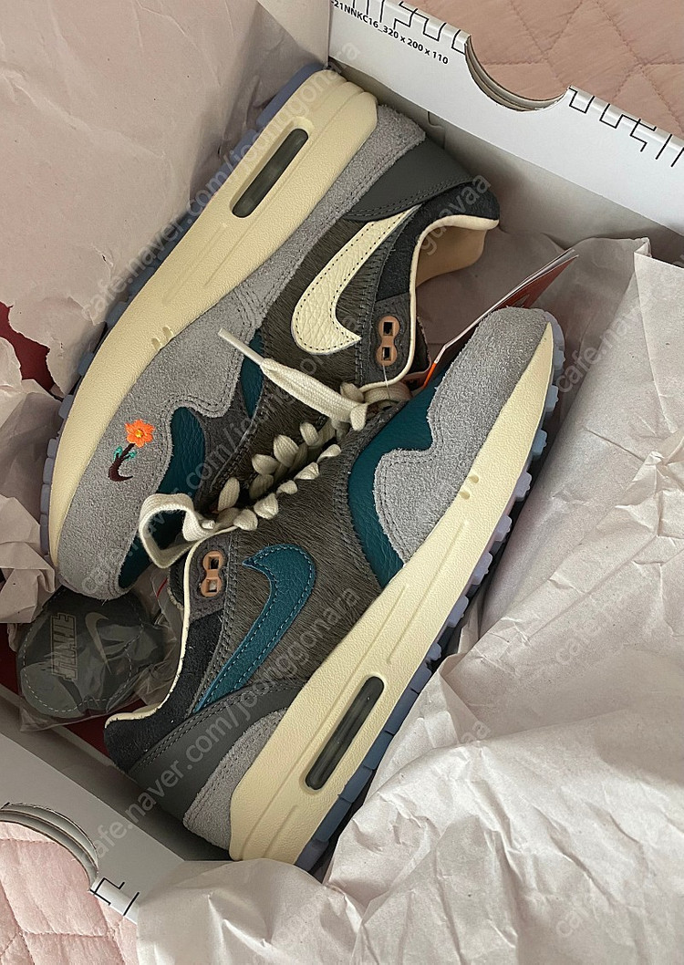 나이키 x 카시나 에어맥스 원앙 그레이 새제품 이미지